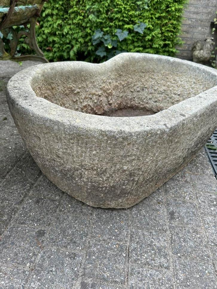 Trog hardsteen antiek met afvoer gat., Tuin en Terras, Bloembakken en Plantenbakken, Gebruikt, Steen, Binnen, Balkon, Tuin, Minder dan 30 cm