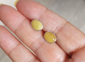925 zilveren oorstekers/oorknopjes met Barnsteen(Amber) beschikbaar voor biedingen