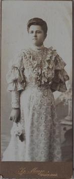 Carte de Visite - Dame in strokenjurk, Gebruikt, Verzenden, Foto, Klederdracht