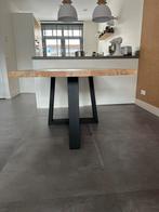 Te Koop eiken boomstamtafel 1,80x0,90, Huis en Inrichting, Tafels | Eettafels, 200 cm of meer, Zo goed als nieuw, Vijf personen of meer