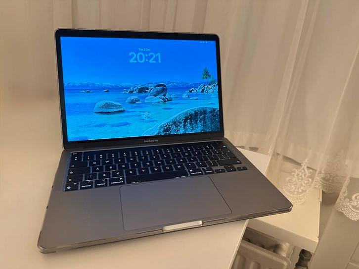 MacBook Pro M2 8GB met Hard beschermcase/toetsenbordcover, Computers en Software, Apple Macbooks, Zo goed als nieuw, MacBook Pro