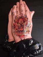 Biddende handen met tattoo mask silly art, Ophalen of Verzenden