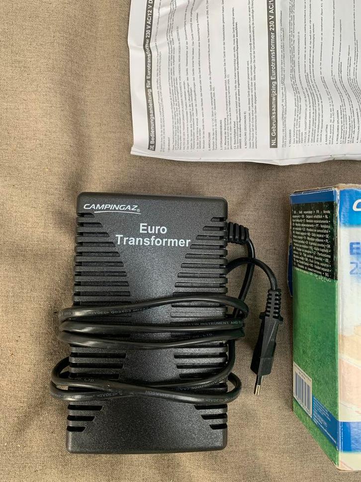 220V naar 12V Omvormer, Caravans en Kamperen, Kampeeraccessoires, Gebruikt, Ophalen