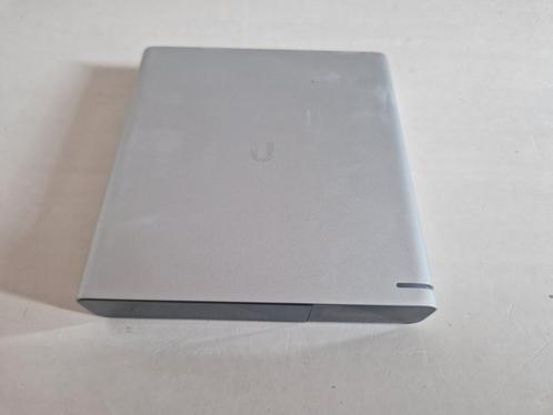 Ubiquiti cloud key g2 plus, Computers en Software, Netwerk switches, Gebruikt, Verzenden