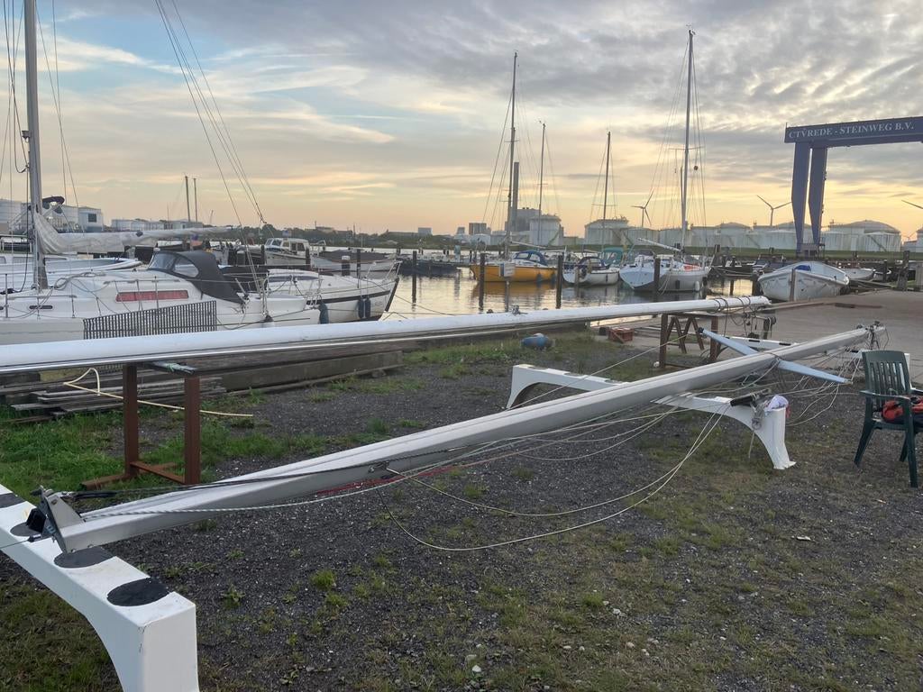 Aluminium mast 12,75m te koop, Watersport en Boten, Zeilen en Zeiltoebehoren, Gebruikt, Toebehoren, 30 tot 60 m², 6 meter of meer