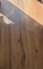 35 m2 laminaat donkerbruin eiken incl. plinten, Huis en Inrichting, Stoffering | Vloerbedekking, Ophalen, Gebruikt, Bruin, 25 tot 50 m²