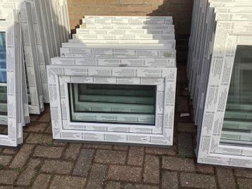 Kunststof kozijn 50 h x 80 br. Draai kiep raam. Kozijn 60 beschikbaar voor biedingen