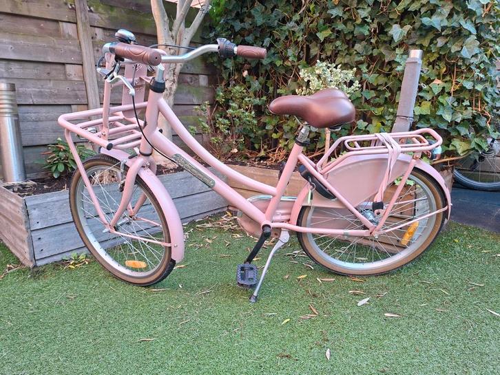 Roze meisjesfiets met Bagagedrager en voordrager, Fietsen en Brommers, Fietsen | Meisjes, Gebruikt, 22 inch, Handrem, Versnellingen