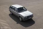 BMW 3-serie E30 325i Touring l Zwitser l Mooi & roestvrij, Auto's, Gebruikt, 2494 cc, Metallic lak, 10 km/l