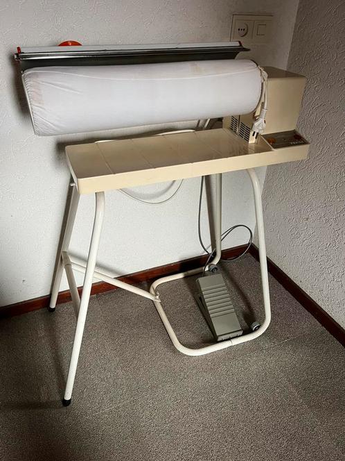 Unieke Tefal strijkmachine, model 18.01, met voetpedaal, Witgoed en Apparatuur, Strijkijzers en Strijkplanken, Zo goed als nieuw