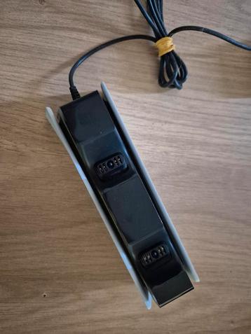 PS5 Dualsense Oplaadstation beschikbaar voor biedingen