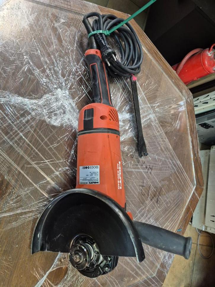 Hilti AG 230-24D Haakse Slijper 2400W Krachtig & Betrouwbaar, Doe-het-zelf en Verbouw, Gereedschap | Slijpmachines, Zo goed als nieuw