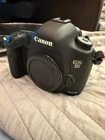 Canon EOS 5D mark 3 beschikbaar voor biedingen