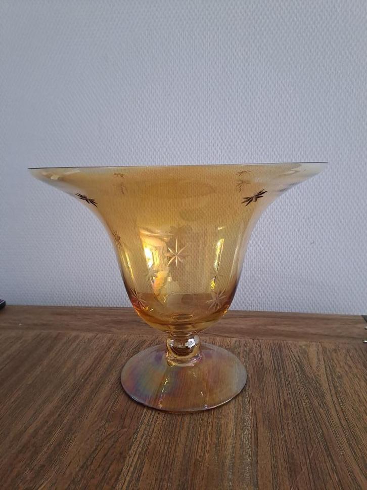 Vintage amber kleurige vaas met geslepen sterren, Antiek en Kunst, Antiek | Glas en Kristal, Ophalen of Verzenden