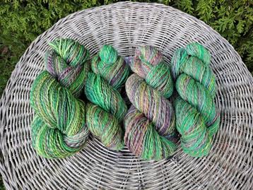 Prachtige strengen hand gesponnen merino wol, 844 meter  beschikbaar voor biedingen