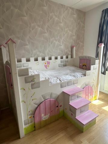 Princes / kasteel bed  beschikbaar voor biedingen