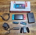 Nintendo Switch met doos, Spelcomputers en Games, Spelcomputers | Nintendo Switch, Ophalen of Verzenden, Gebruikt, Met 2 controllers