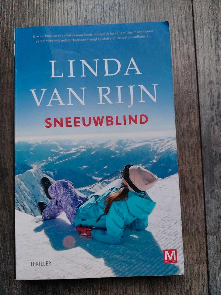 Linda van Rijn - Sneeuwblind - 2024, Boeken, Thrillers, Zo goed als nieuw, Ophalen of Verzenden