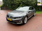Volkswagen Passat 1.4 TSI GTE Connected Series Plus / Navi /, Auto's, Gebruikt, 1622 kg, Hybride Elektrisch/Benzine, 1600 kg