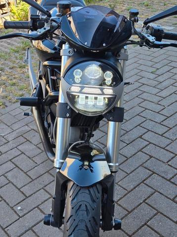 Zgan Ducati Monster 1100 15000km beschikbaar voor biedingen