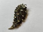 Antieke clip voor op revers of kraag, blad, gemerkt, Ophalen, Overige materialen, Broche