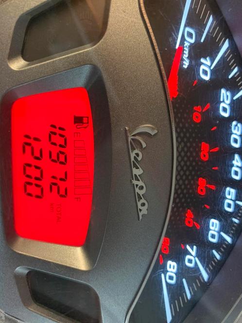 Vespa sprint teller kilometerteller 10972 km in Amsterdam, Fietsen en Brommers, Brommeronderdelen | Algemeen, Zo goed als nieuw