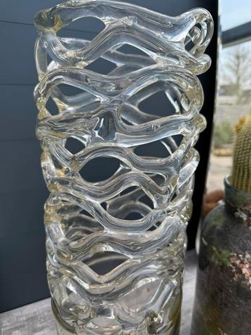 Mooie vaas. beschikbaar voor biedingen