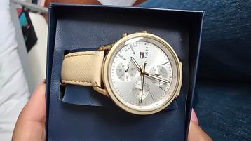 Tommy Hilfger dames horloge leren bandje. beschikbaar voor biedingen