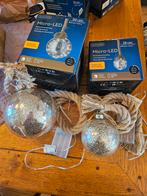 2 kerstballen aan touw met verlichting, Diversen, Kerst, Ophalen of Verzenden