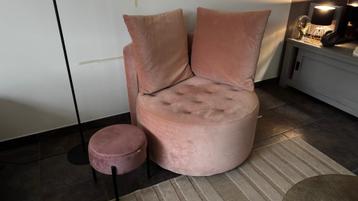 Velvet loveseat– zacht roze beschikbaar voor biedingen