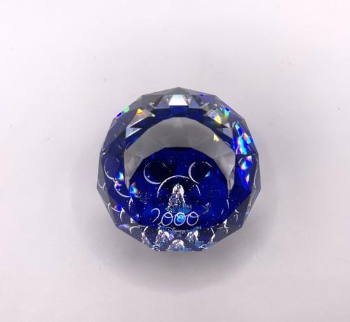 Crystal 2000 Disneyland Paris Swarovski 9406/050/002, Verzamelen, Disney, Zo goed als nieuw, Beeldje of Figuurtje, Overige figuren