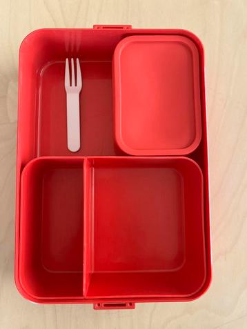 Mepal Bento lunchbox rood beschikbaar voor biedingen
