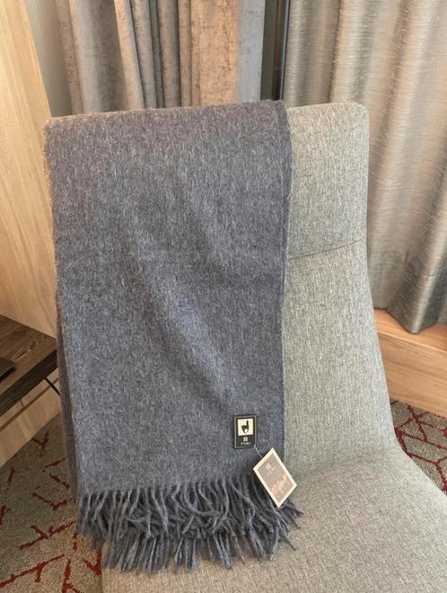 !NIEUW! Baby Alpaca plaid Tumi donkerblauw, Huis en Inrichting, Woonaccessoires | Plaids en Woondekens, Nieuw, Ophalen of Verzenden