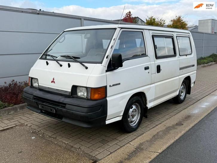Mitsubishi L 300 2.5 D / 8 pers / 2.5 diesel / 2x schuifdeur, Auto's, Mitsubishi, Bedrijf, Te koop, Overige modellen, Diesel, Overige carrosserieën