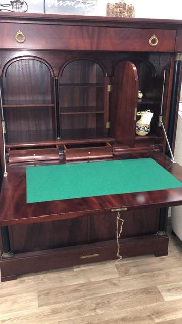 Antieke secretaire mahonie beschikbaar voor biedingen