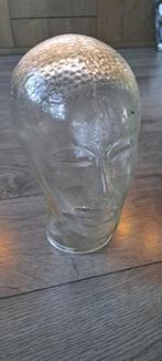 Glazen hoofd, Ophalen, Huis en Inrichting