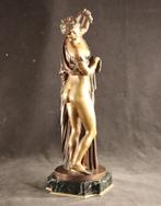 Antiek bronzen sculptuur van halfnaakt, Verzenden