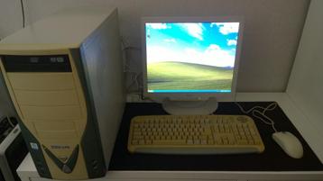 Retro Pc, gaming, Intel celeron, GF4, MX4000, compleet beschikbaar voor biedingen