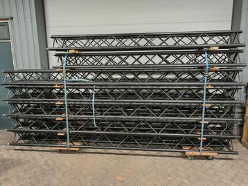Grote partij zwarte Prolyte X30D & H30D truss beschikbaar voor biedingen