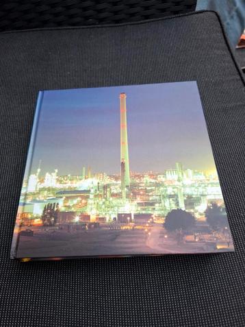 Fotografie Boek Industrie Nacht beschikbaar voor biedingen