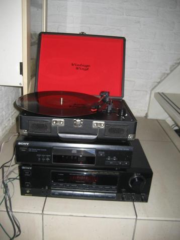 Sony stereo set en koffer pick up beschikbaar voor biedingen