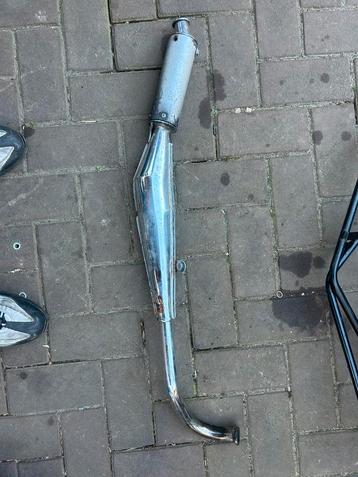 Tomos uitlaat beschikbaar voor biedingen