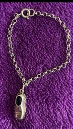 Zilveren bedelarmband met 1 bedel schoen voetbalschoen?, Sieraden, Tassen en Uiterlijk, Armbanden, Ophalen of Verzenden, Zo goed als nieuw