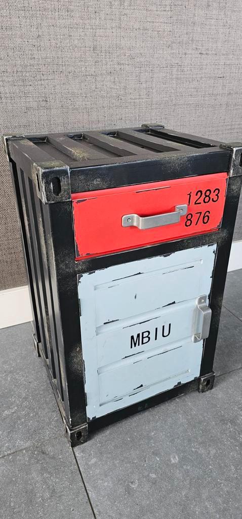 Stoer container kastje, Huis en Inrichting, Tafels | Bijzettafels, Gebruikt, Vierkant, 45 tot 60 cm, Minder dan 55 cm, Metaal of Aluminium