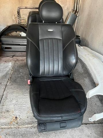E55 AMG interieur in zeer nette staat. beschikbaar voor biedingen