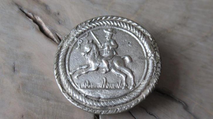 Zilveren  knoop afb ruiter te paard ringsteker /bodemvondst, Antiek en Kunst, Antiek | Goud en Zilver, Ophalen of Verzenden