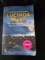 De Geheimen van de kostschool Lucinda Riley, Ophalen of Verzenden, Gelezen