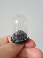 Fiat 500 1956 1:160 in stolpje, kunststof D3xH4.5cm grs, Hobby en Vrije tijd, Ophalen of Verzenden, Nieuw, Auto