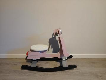 Schommelscooter - Roze beschikbaar voor biedingen