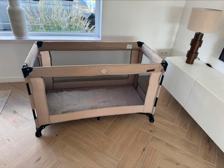 Camping bedje / reiswieg novi baby beige, Kinderen en Baby's, Overige Kinderen en Baby's, Zo goed als nieuw, Ophalen